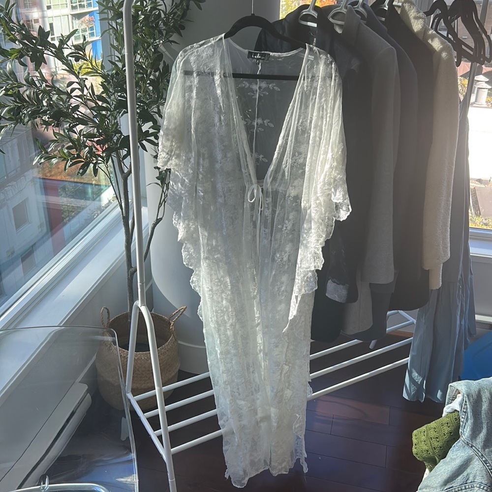 Lulu’s lace coverup